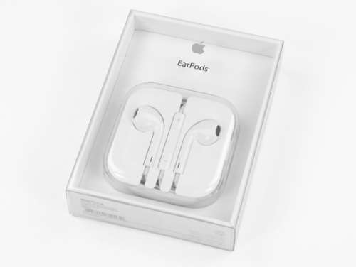 ORIGINAL APPLE EARPODS | BRAND NEW SEALED in original Apple Box with Price on it