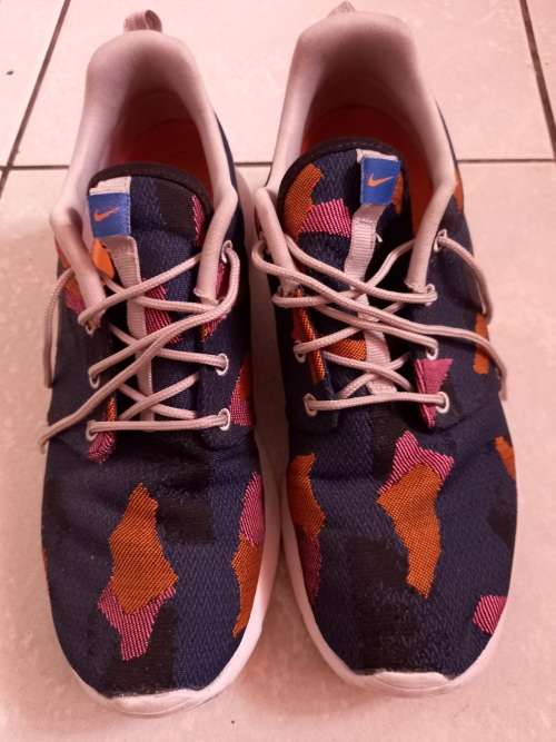 Bargain marked down-Nike Womens Roshe One JCRD Print Running Trainers