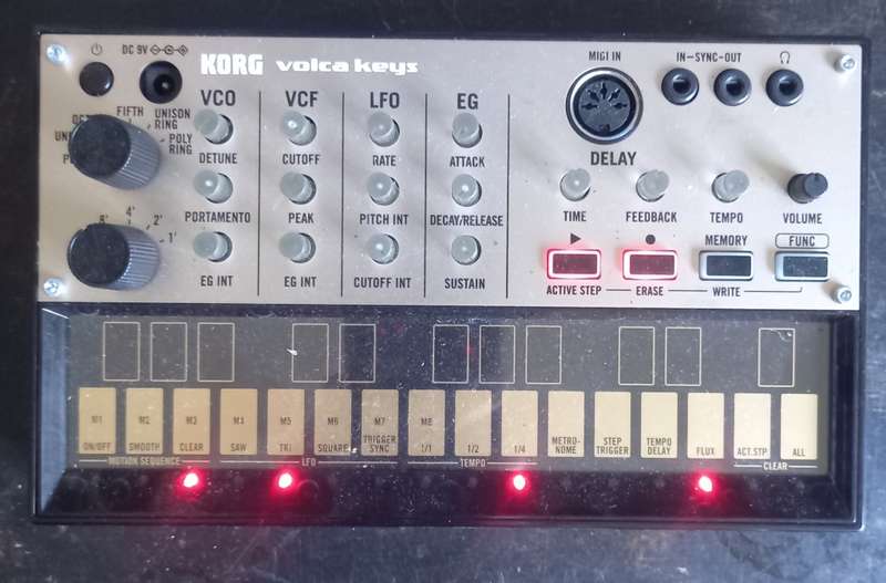 Korg Volca Keys-analogue loop synth