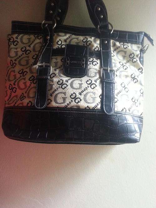 "LATE ENTRY " Guess Bag One of a Kind !