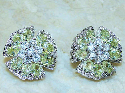 Beautiful peridot quartz, white topaz 925 sterling silver earrings - Wow !