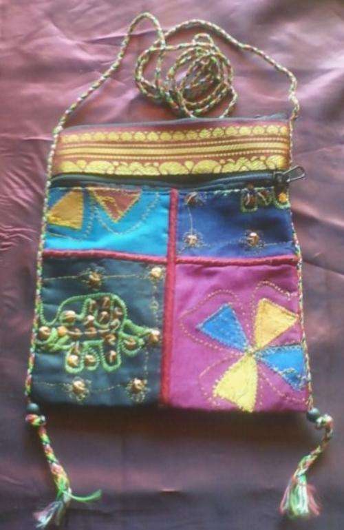 *** FREE SHIPPING*** HANDMADE small HANDBAGS - EXQUISITE! from India - size 5