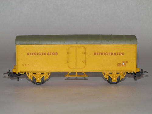 HO CLEARANCE SALE! Lima SAR Refrigerator Box Car