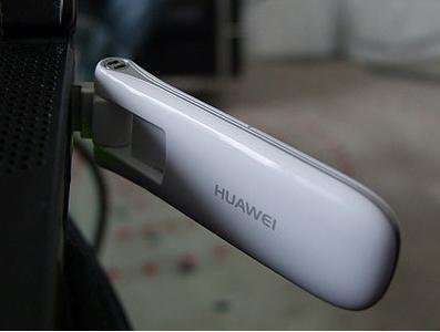 Huawei E180 HSDPA 7.2Mbps with rotation head and extention cable