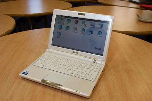 Asus eeepc 900 netbook (Windows XP, 1GB, 8GB SSD)