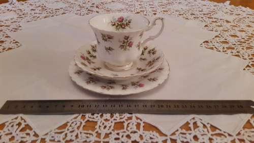 Royal Albert Winsome Trio