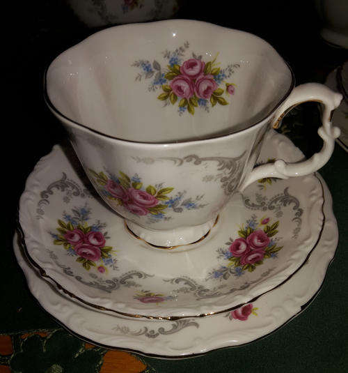 Royal Albert Tranquility Trio