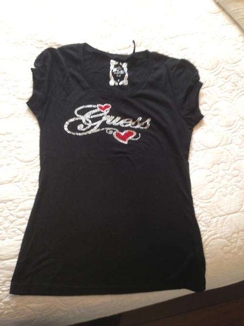 Guess t-shirt size medium