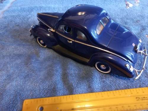 Vintage Ford Sudan 1/ 8 - 1940