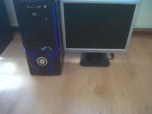Core 2 Extreme - Awesome Gaming Computer with LCD!