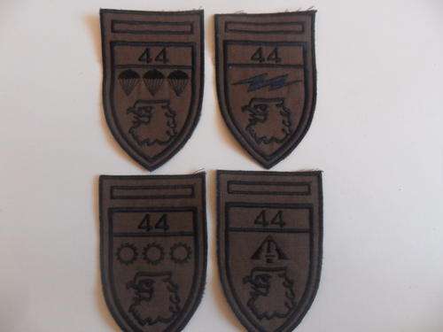 4x CollectorÃ¢ÂÂs copies arm flashes, 44 battalion.