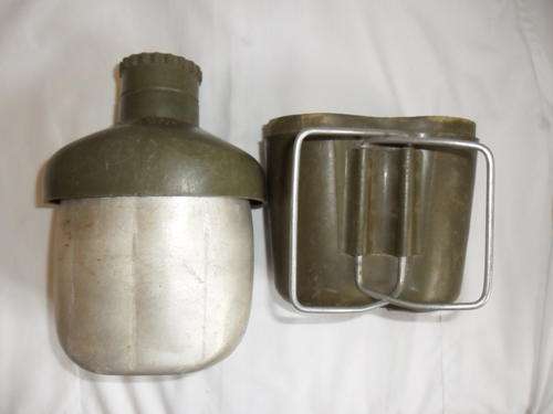 Rhodesian water bottle, good condition with plastic fire bucket.