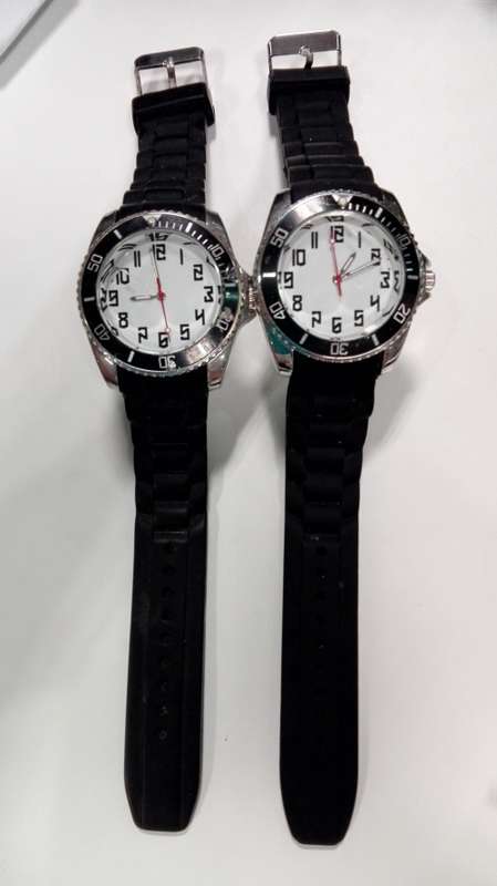 2x Fancy Men's watches with rubber strap.