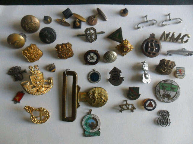 Variety of military items. I believe the buckle to be Rhodesian. Silly R1 start!