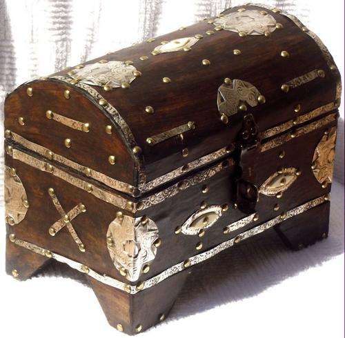 Handmade Moroccan Imported Detailed design Decorative brown wood chest with metal - 30 x 24 x 18 cm