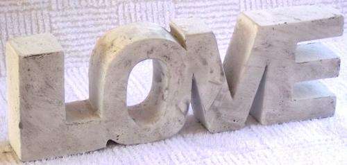 3D "Love" standing ornament - 30 x 10 x 4 cm