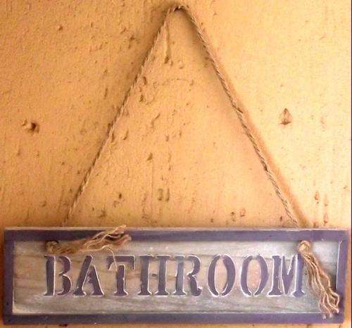 "Bathroom" wooden wall hanging - 35 x 11 cm