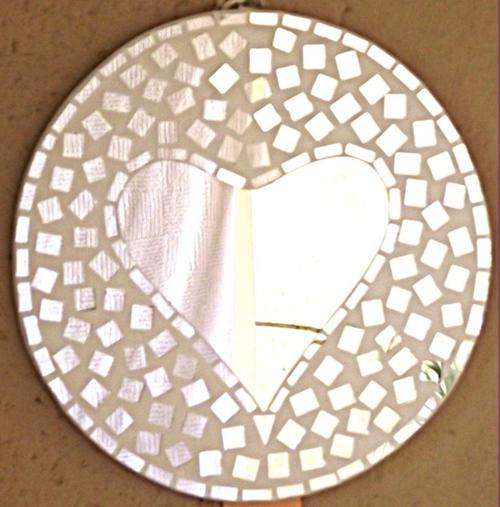 White heart round 20 cm mosaic mirror