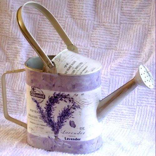 Decorative lavender print watering can - 33 x 32 cm