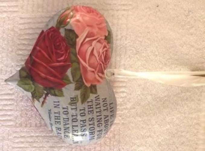 Roses with words heart hanging - 17 x 13 cm