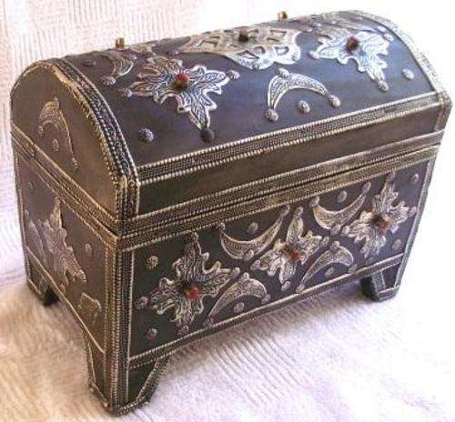 Handmade Moroccan Imported Detailed design decorated with red buttons chest - 30 x 23 x 18 cm
