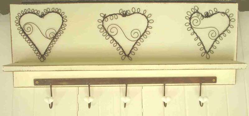 Three wire hearts shelf with 5 hooks wall hanging