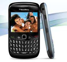 BLACKBERRY CURVE 8520 WITH 8GB SD CARD AND FREE SILICONE COVER