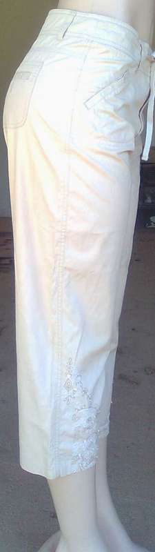 WOOLWORTHS CROP PANTS SIZE: 10  PLUS A FREE TOP - SIZE: 12