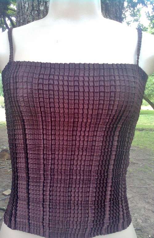 BEAUTIFUL LADIES TOP- SIZE MEDIUM