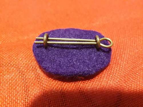 Rhodesian Chaplains Head dress badge with purple backing