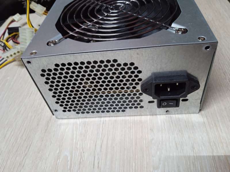 Motherboard Combo: 500W Power supply, MSI Motherboard, Hard Drive, CPU Fan, Wireless Connector