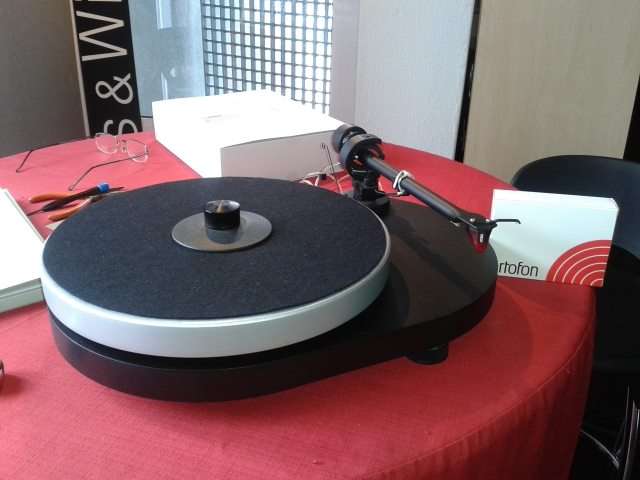PRO-JECT RPM 4 Turntable