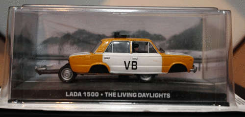 JAMES BOND 007 CAR COLLECTION No.26 Lada 1500 - The Living Daylights - Cracked Display Case