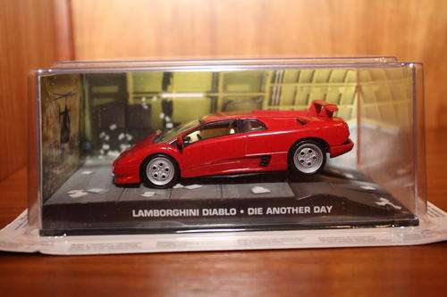 JAMES BOND 007 CAR COLLECTION No.39 Lamborgini Diablo - Die Another Day - Cracked Display Case