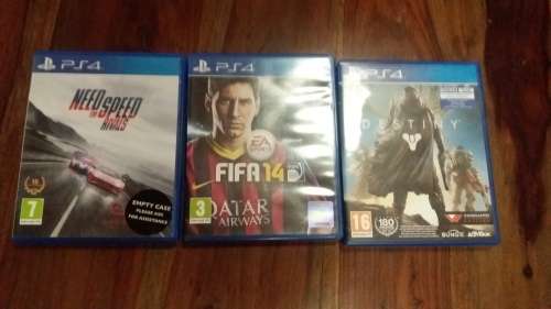 PS4 500GB + PS4 controller  + 3 games