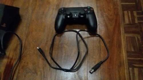 PS4 500GB + PS4 controller  + 3 games