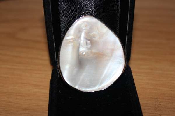 Natural pearl shell pendant