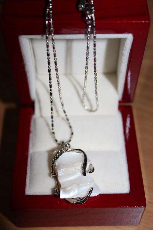 baroque style oversized pearl necklace