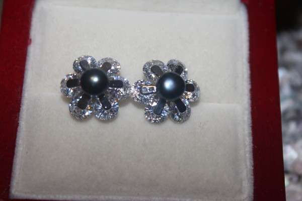 6-7mm Pearl earring