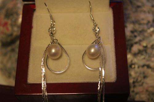 7-8mm Pearl earring