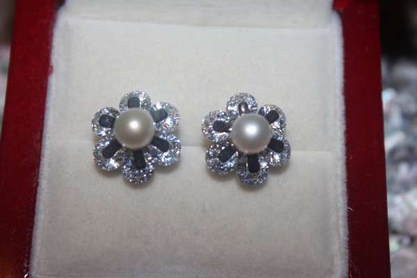 6-7mm Pearl earring