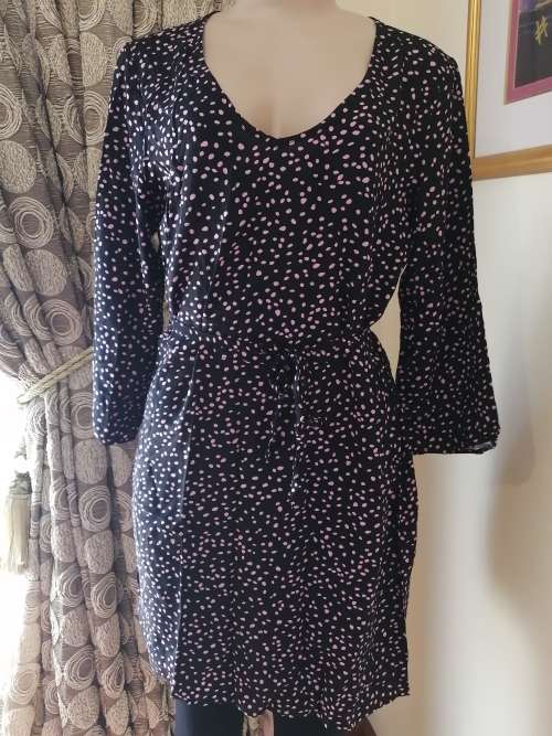 Black and Pink 3/4 Sleeve Dress