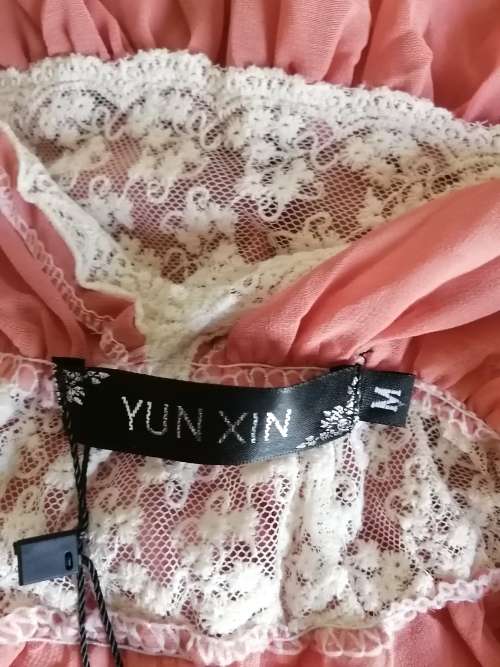 Pretty Sleeveless Top With Lace