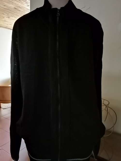 Black Zipped cardigan With Grey Trimming