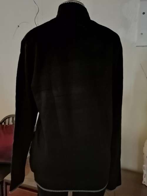 Black Zipped cardigan With Grey Trimming