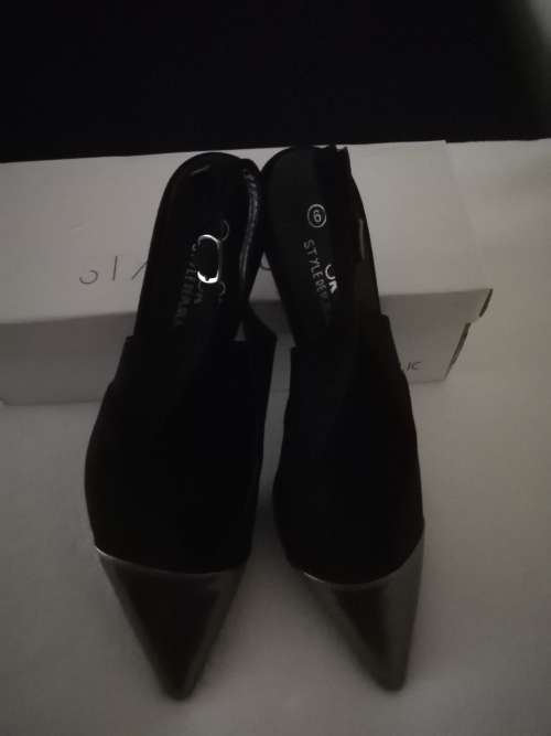 Metallic Toe Cap Slingback