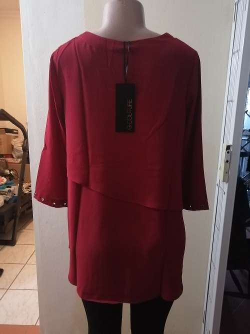 Red G Couture 3/4 Sleeve Top
