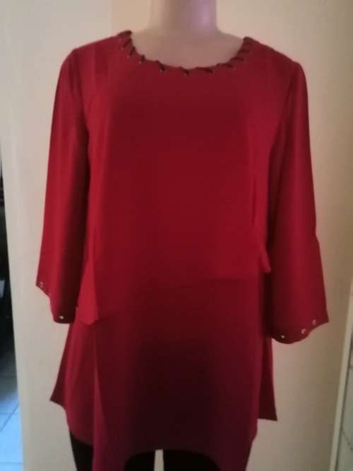 Red G Couture 3/4 Sleeve Top