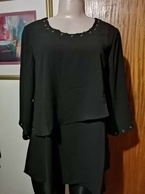 Black G Couture 3 /4 Sleeve Top