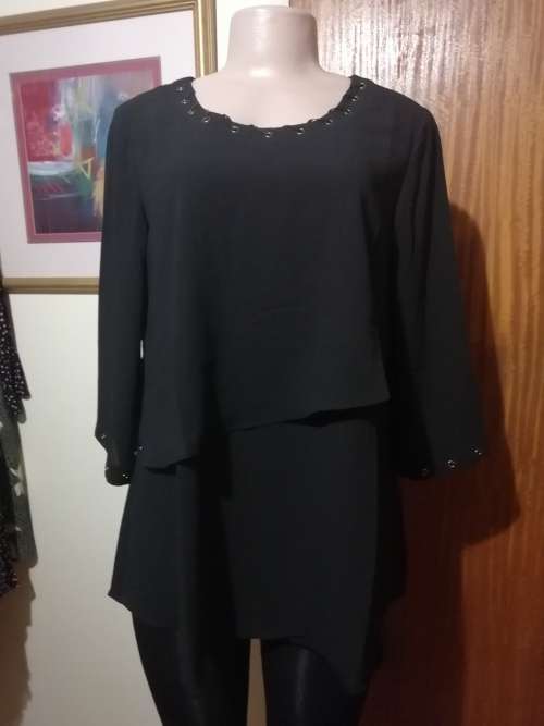 Black G Couture 3 /4 Sleeve Top